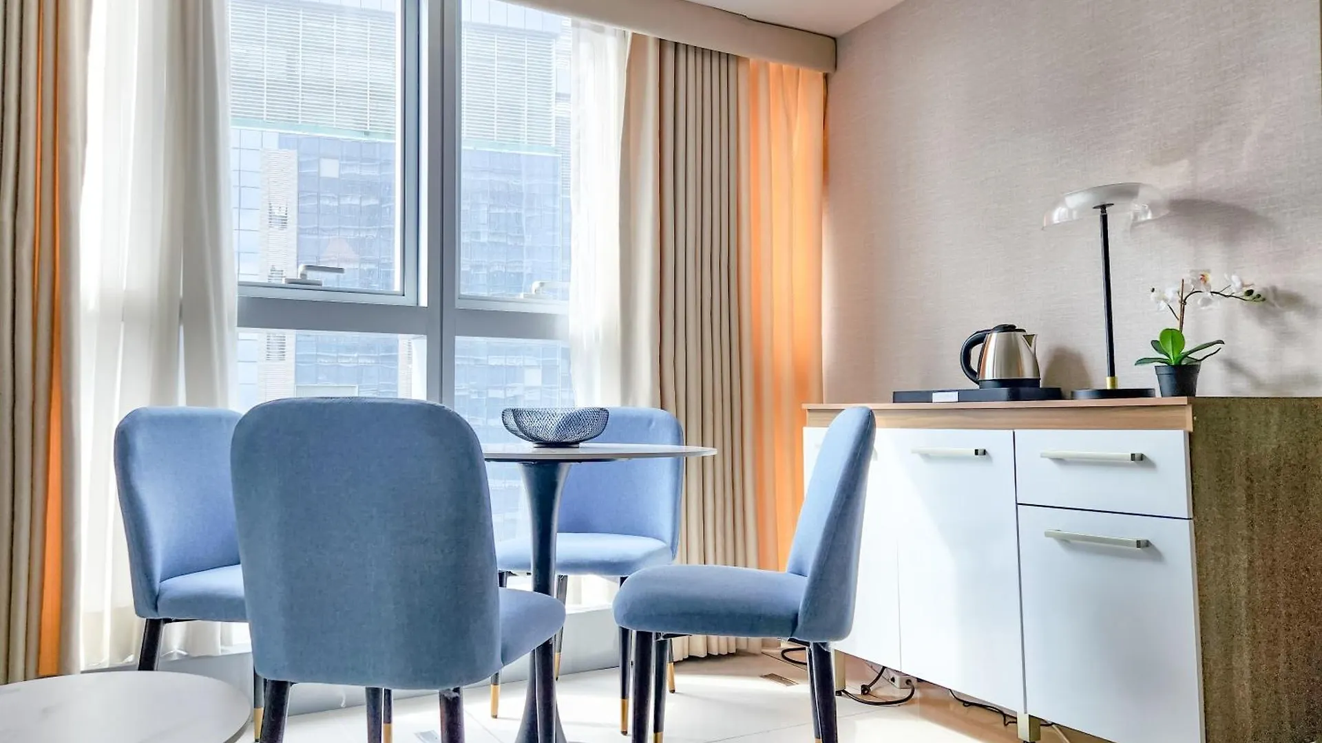 Luxestaysmnl Stylish Family 2Br Suite Poolgym 400Mbps Wifi Netflx Amazing City View Makati City Philippines