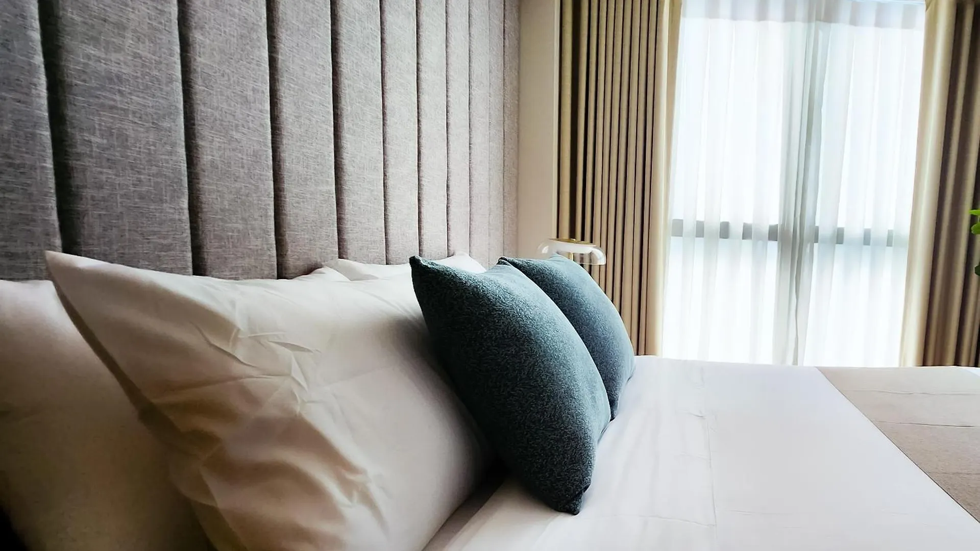 Luxestaysmnl Stylish Family 2Br Suite Poolgym 400Mbps Wifi Netflx Amazing City View Makati City