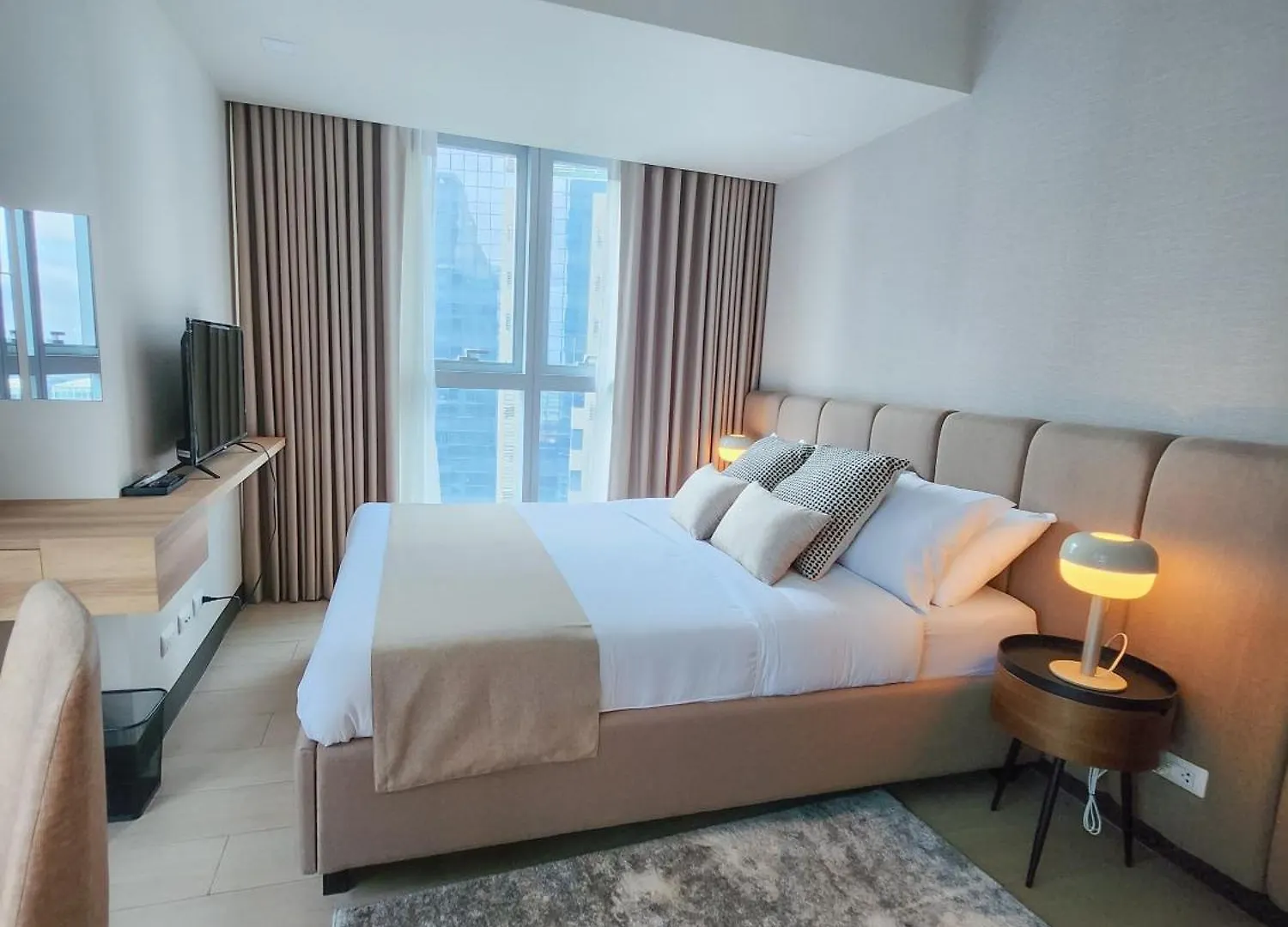 Luxestaysmnl Stylish Family 2Br Suite Poolgym 400Mbps Wifi Netflx Amazing City View Makati City 0*,