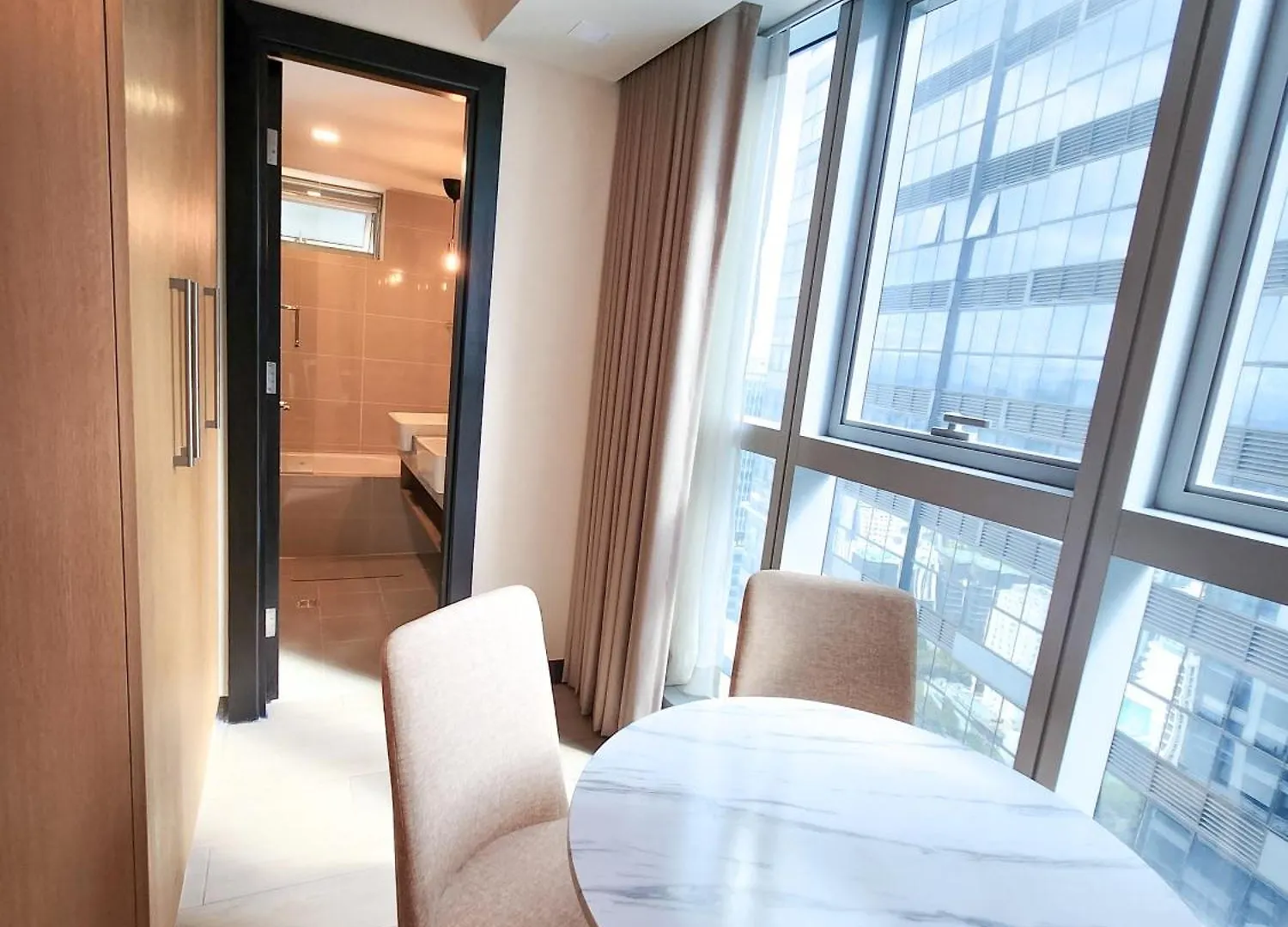 Aparthotel Luxestaysmnl Stylish Family 2Br Suite Poolgym 400Mbps Wifi Netflx Amazing City View Makati City