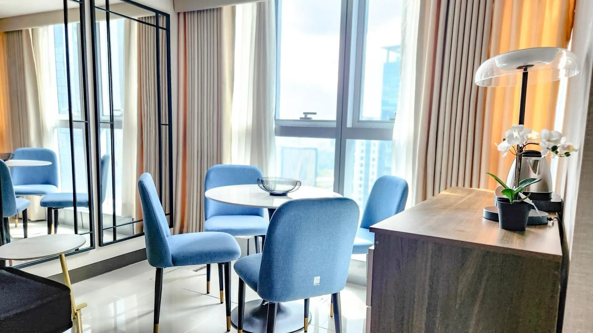 Aparthotel Luxestaysmnl Stylish Family 2Br Suite Poolgym 400Mbps Wifi Netflx Amazing City View Makati City